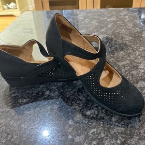 Women’s new Cobb Hill Mary janes